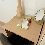 Andelina, Διαμέρισμα