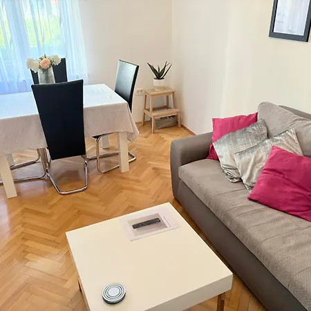 Andelina, Apartman *