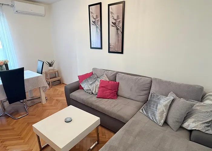 Andelina, Apartman *